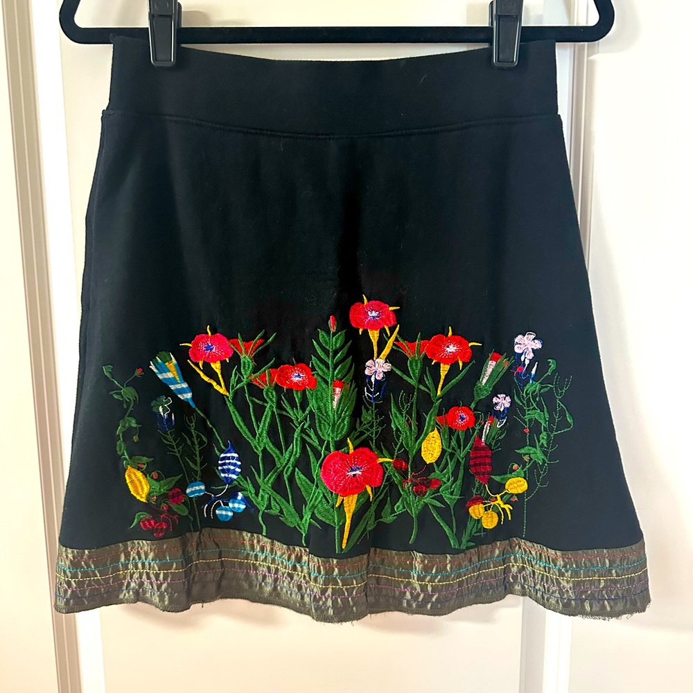 Desigual black mini skirt with embroidered flowers